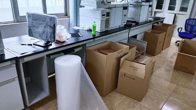 東方實驗室設(shè)備搬運人員要與時俱進